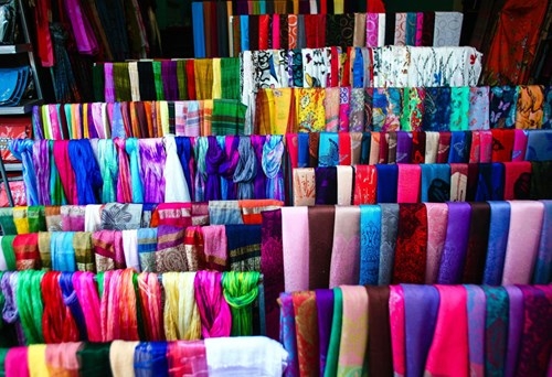 Hỗ trợ phát triển sản phẩm tơ lụa