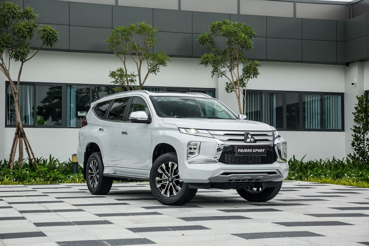 https://cdn.thoibaonganhang.vn/stores/news_dataimages/thanhlm/122020/08/10/nhan-khuyen-mai-den-55-trieu-dong-khi-mitsubishi-pajero-sport-48-.2303.jpg