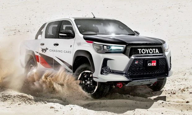 Toyota Hilux có thể sẽ sử dụng động cơ V6 của Land Cruiser