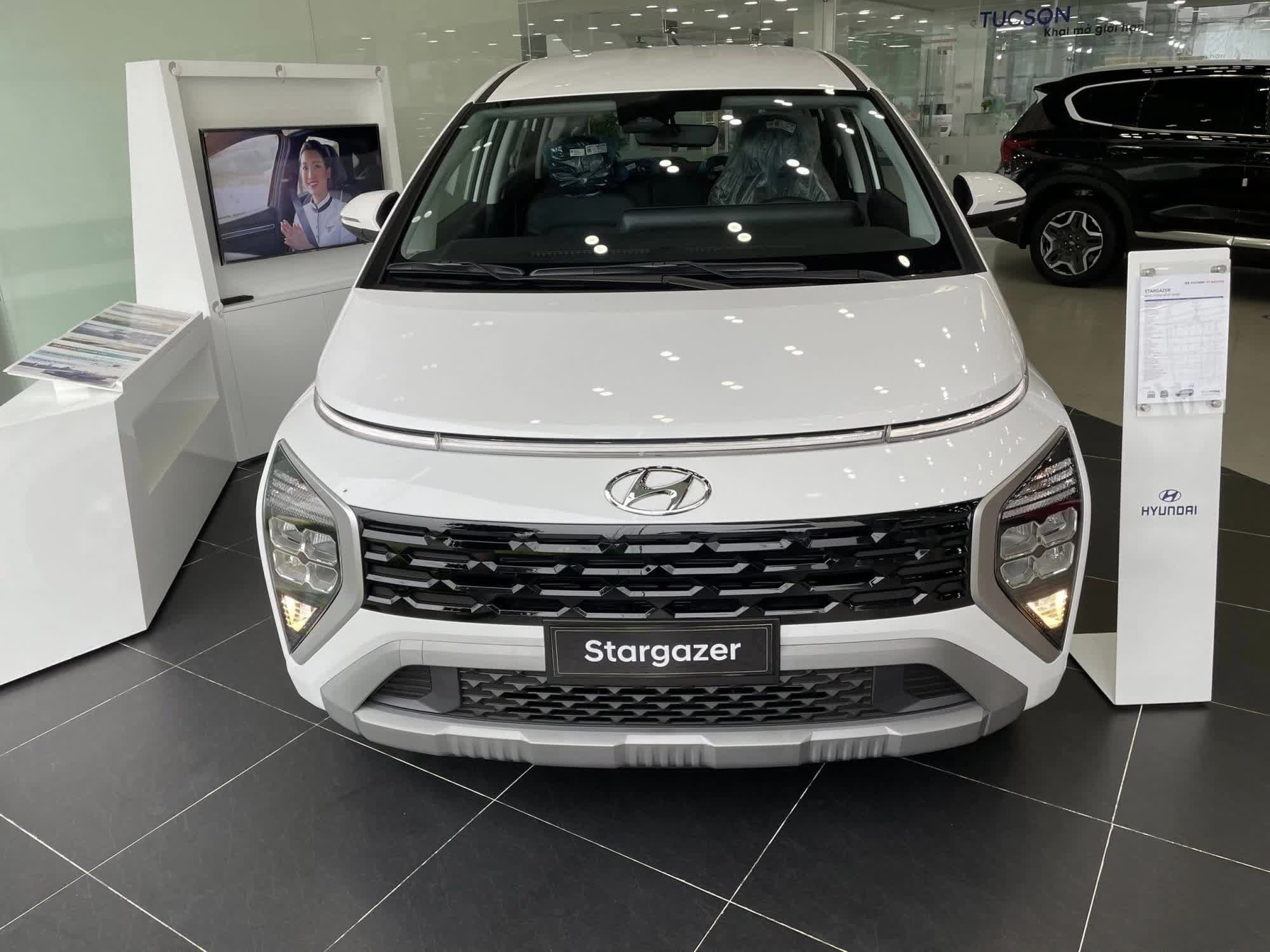 Hyundai Stargazer giảm giá mạnh