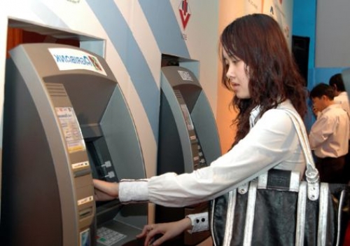 Tư vấn việc bồi hoàn trong giao dịch thẻ ATM