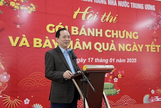 soi dong hoi thi goi banh chung va bay mam qua ngay tet